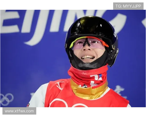 徐梦桃空技夺冠怒吼庆祝举旗绕场